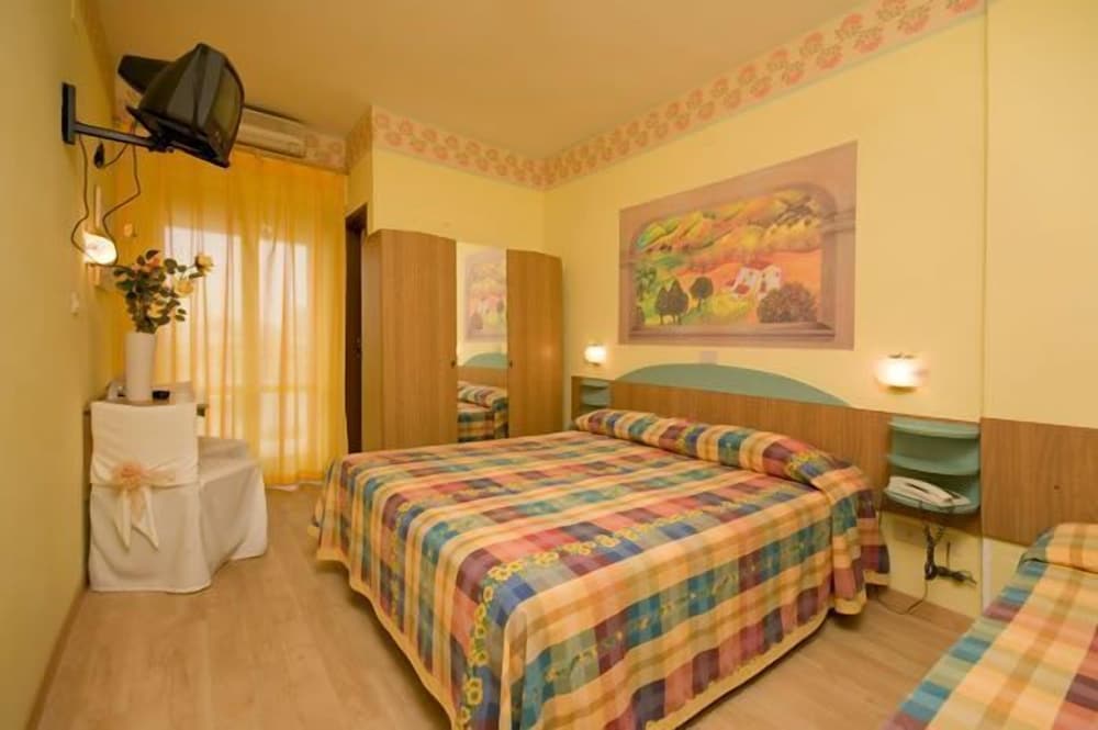 Basic Double or Twin Room photo 1