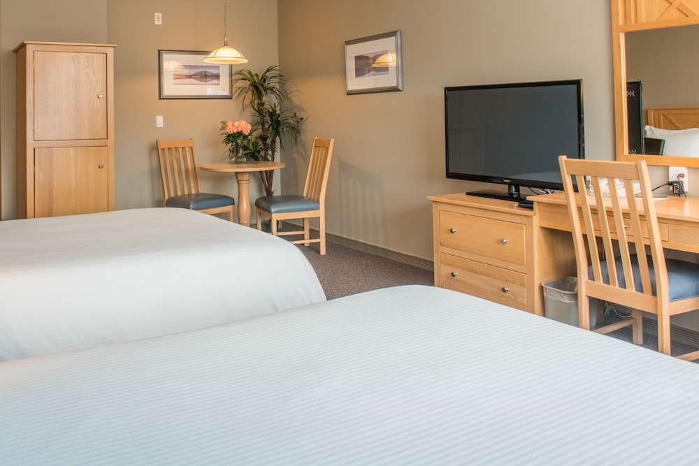 Room, 2 Queen Beds - Photo 4