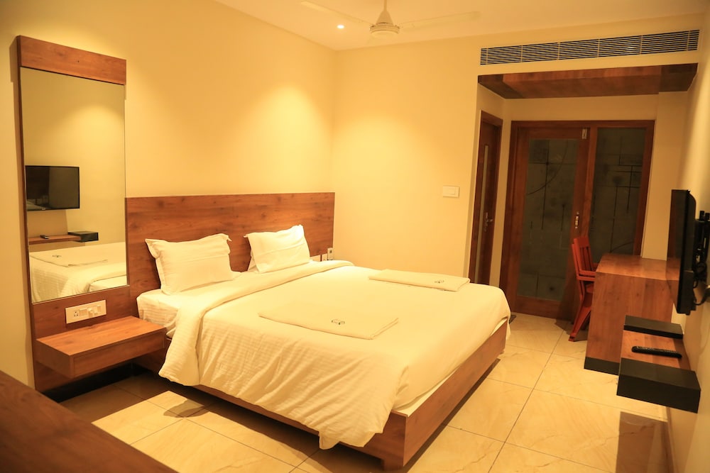 Premium Double Room, 1 King Bed, Garden View, Garden Area photo 3