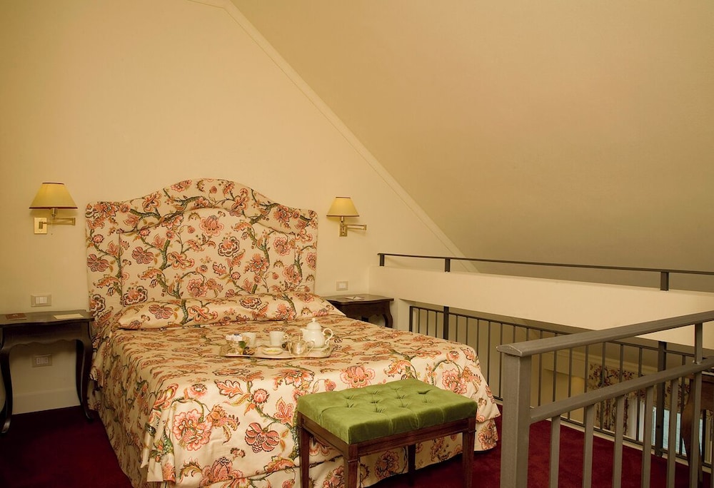 Suite Duplex con Terrazza e Vista Lago Parziale