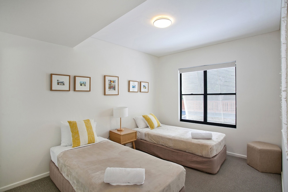 Townhome, 2 Bedrooms, Ocean View, Sea Facing photo 2