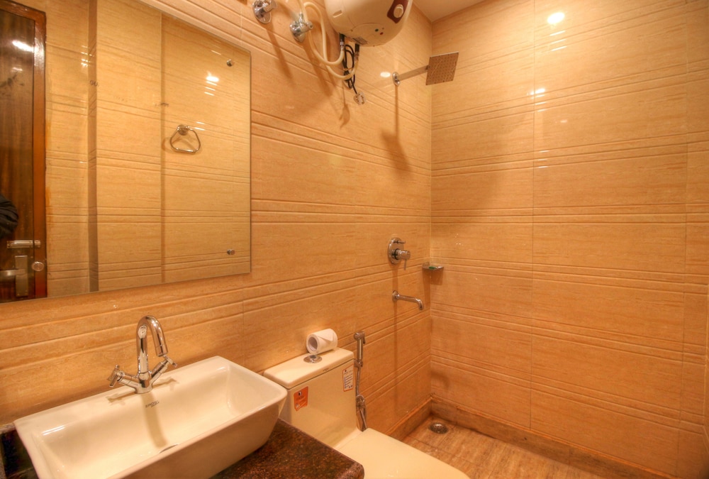 Deluxe Double Room, 1 Double Bed, Non Smoking photo 2