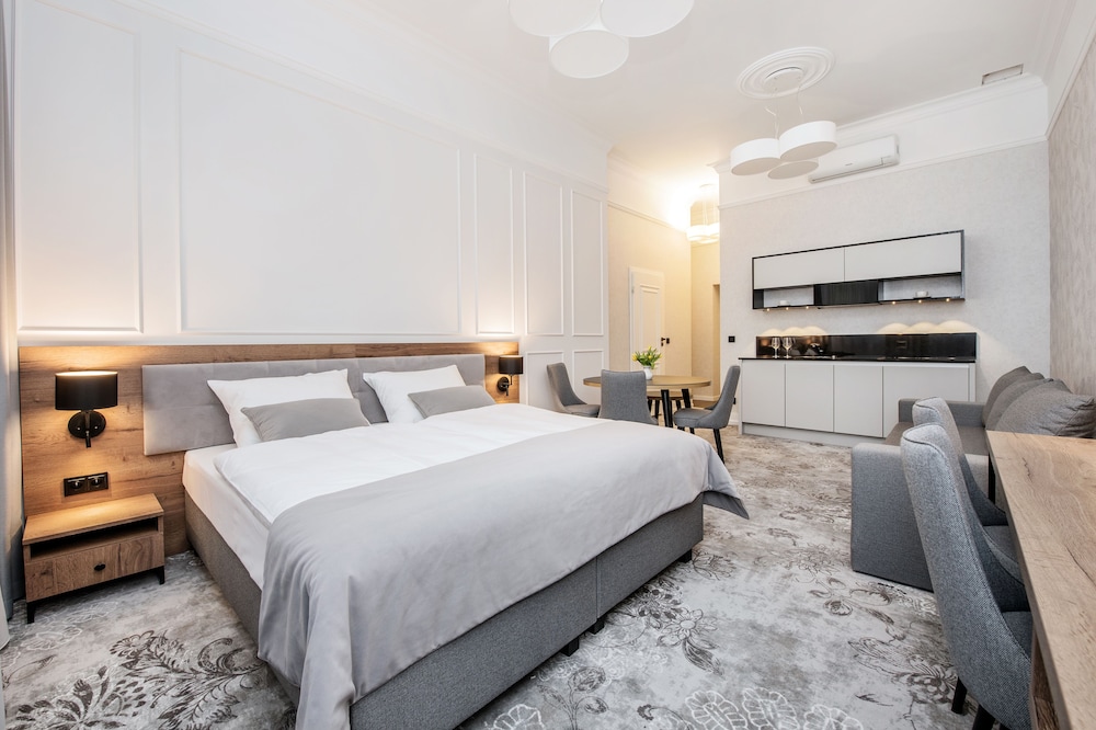 Deluxe Apartment - Photo 2