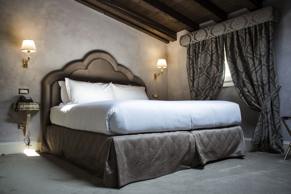 Deluxe Double Room with Park View photo 3