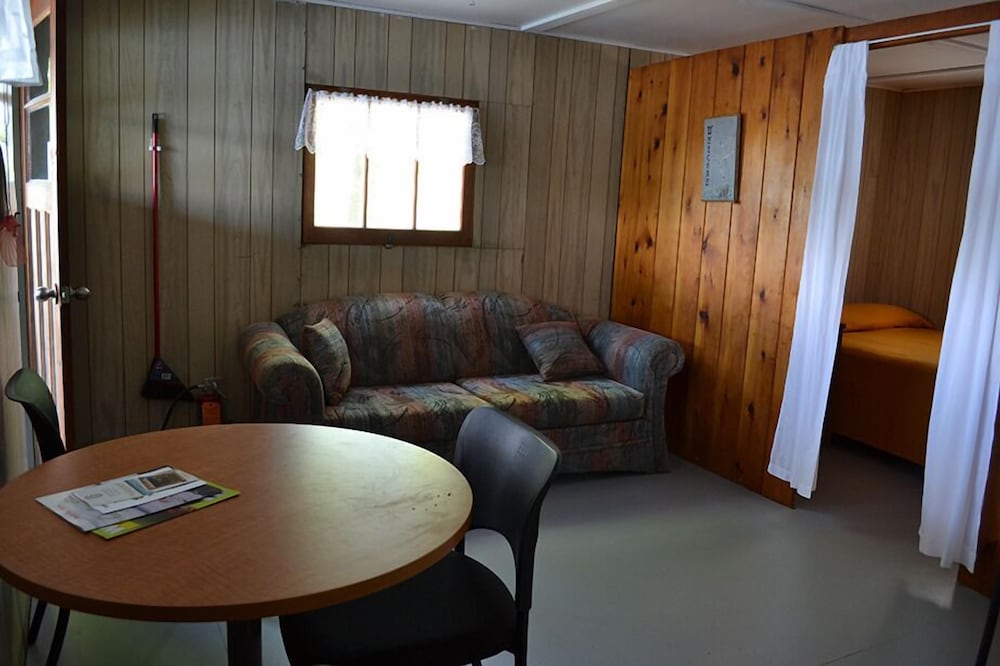 Economy Cottage, 2 Bedrooms (Cottage #1) photo 1