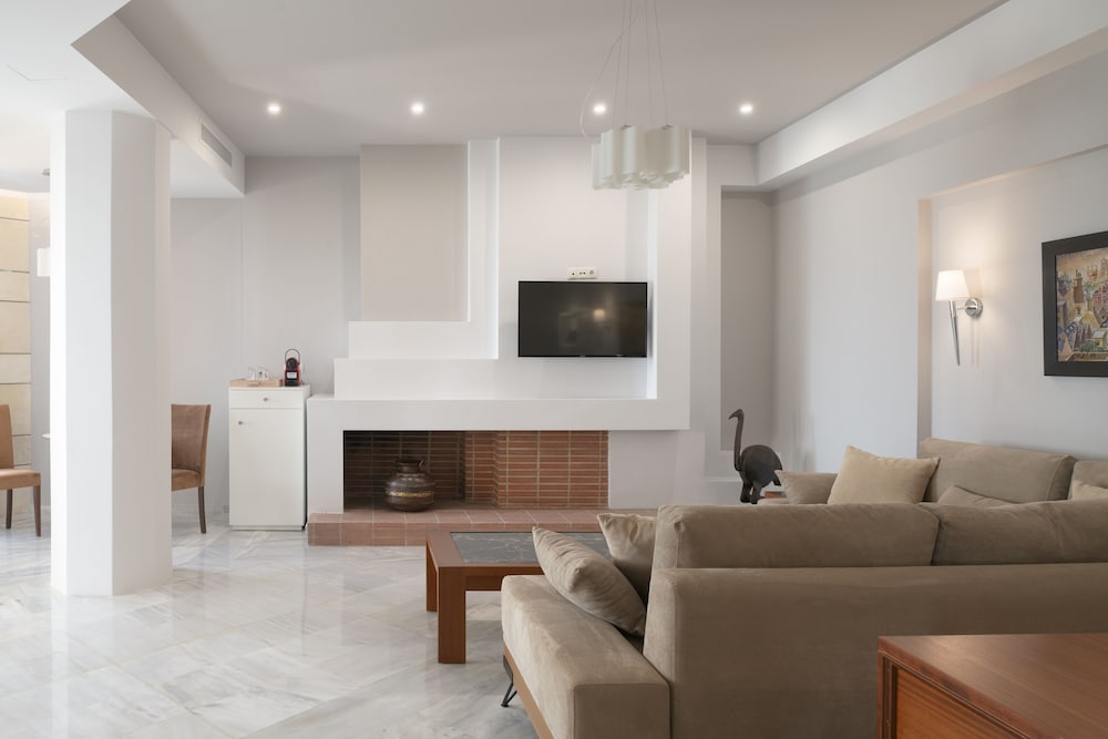 Grand Suite with Jacuzzi and Sauna photo 2