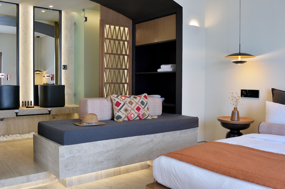 Deluxe Suite, Hot Tub