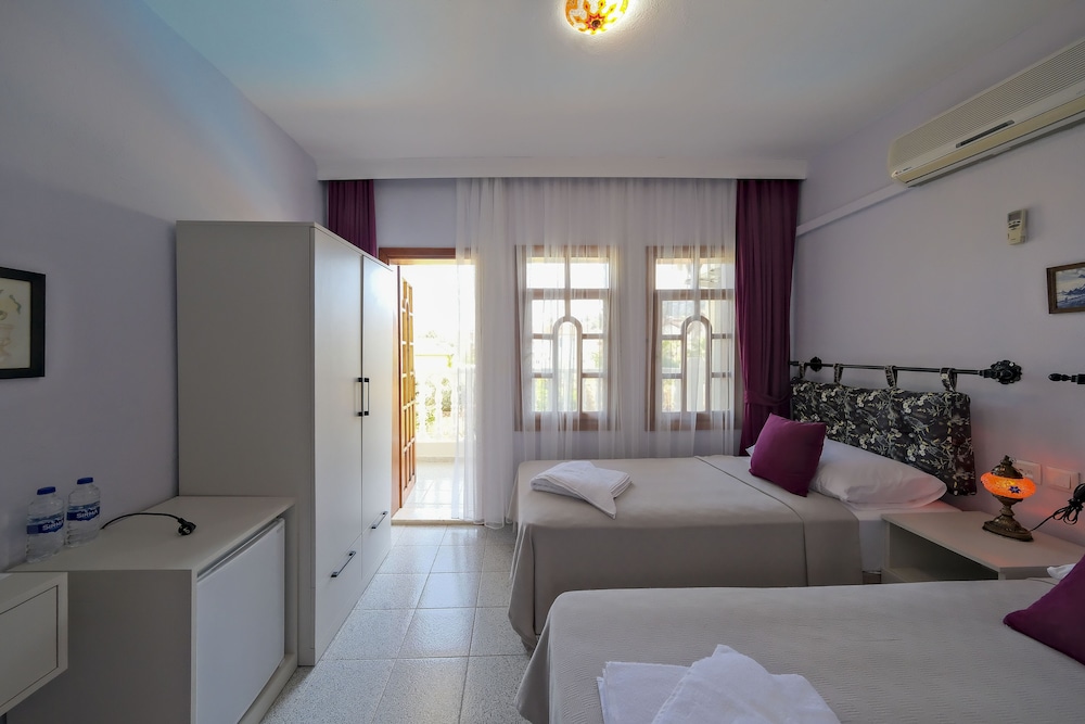 Superior Twin Room, Balcony - Photo 2