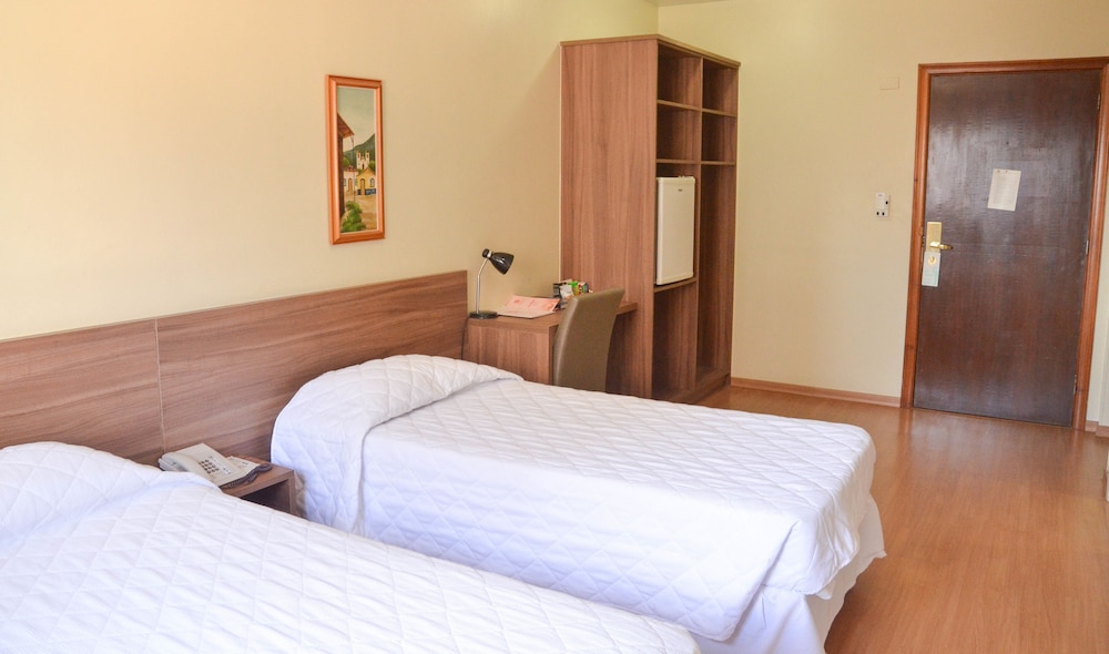Standard Twin Room - Photo 8