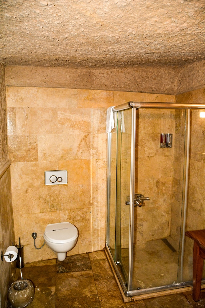 Cave Room, Jacuzzi photo 2