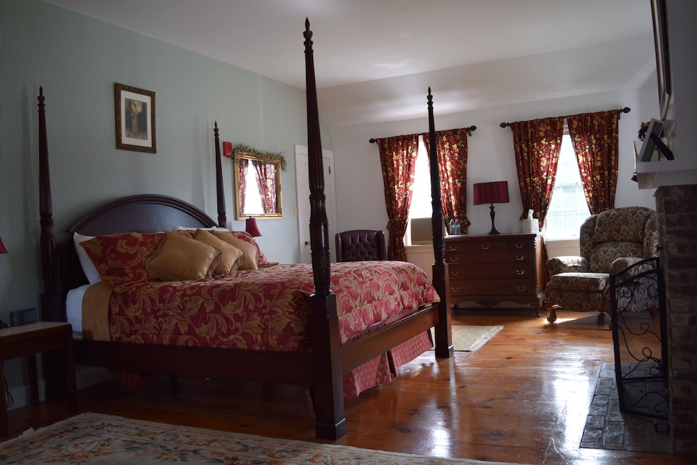 Vanderbilt, Private Bath