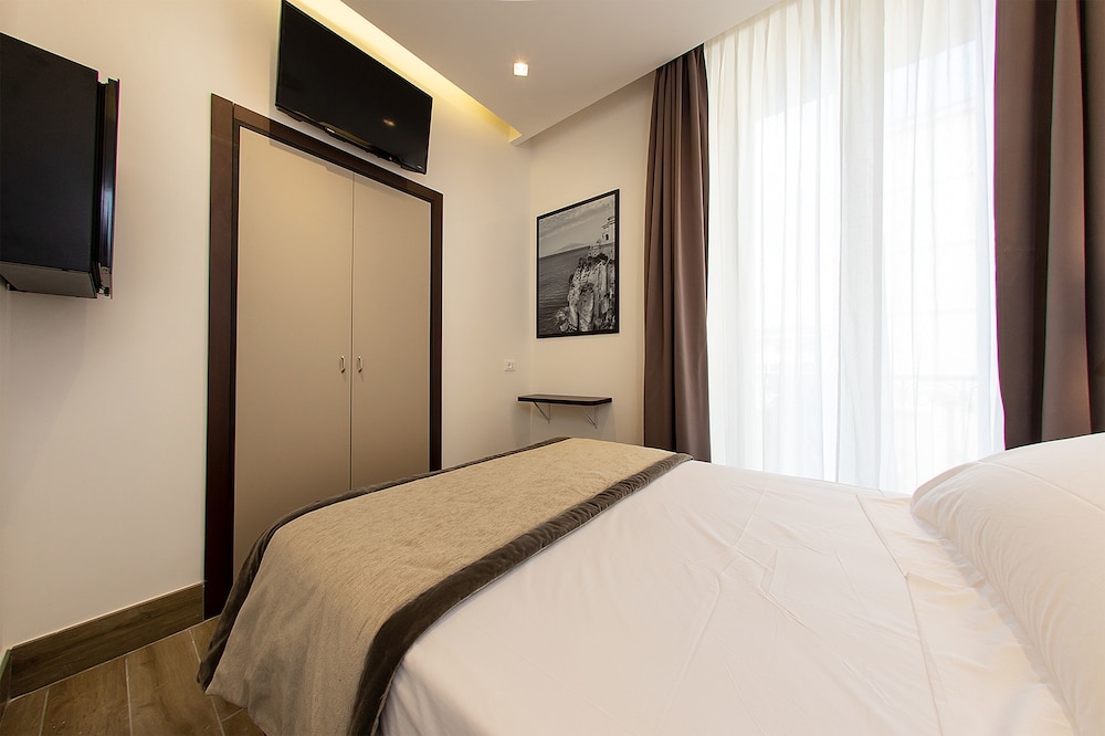 Classic Double Room, 1 Queen Bed - Photo 9