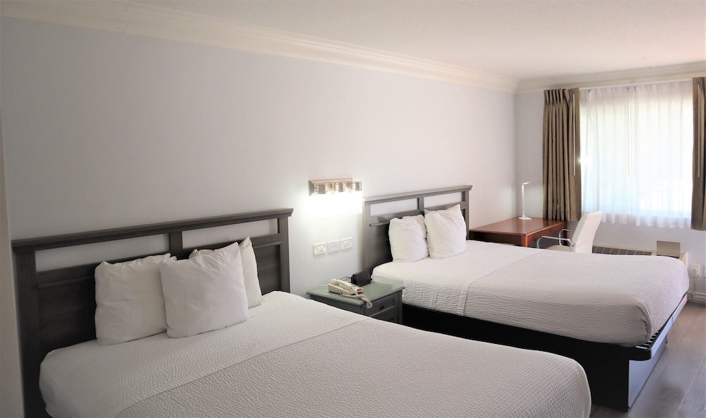 Standard Room, 2 Queen Beds - Photo 3