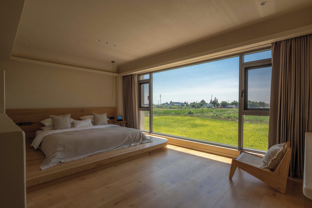 Deluxe Quadruple Room, Hill View