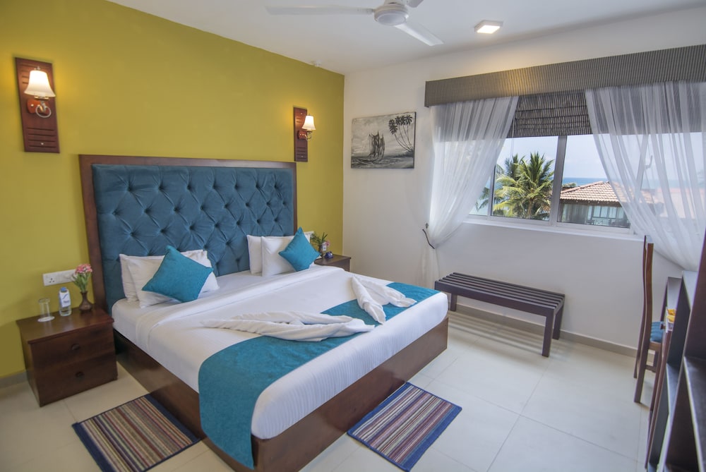 Deluxe Room With Partial Sea View photo 1