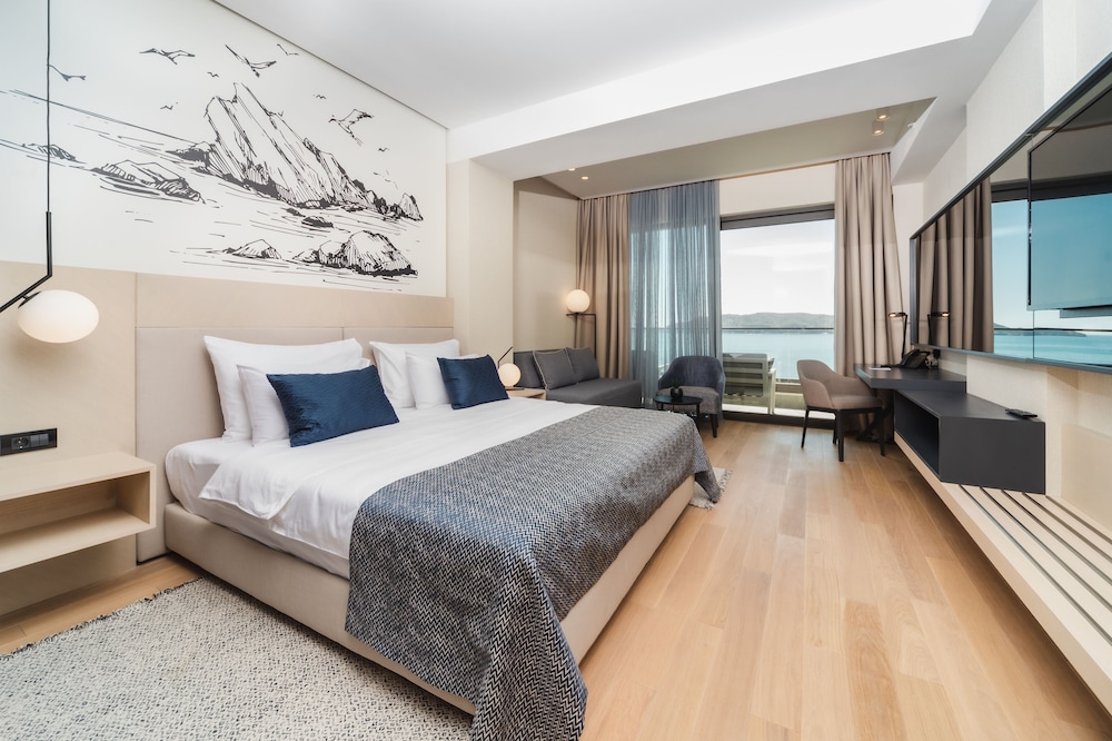 Premium Room - Photo 7
