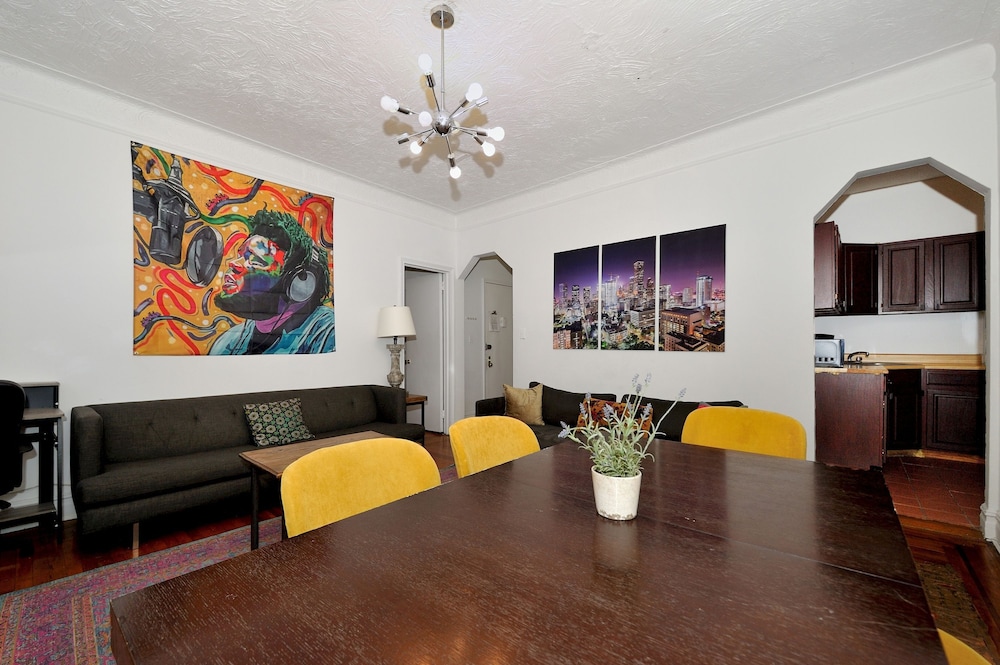 Apartment photo 2