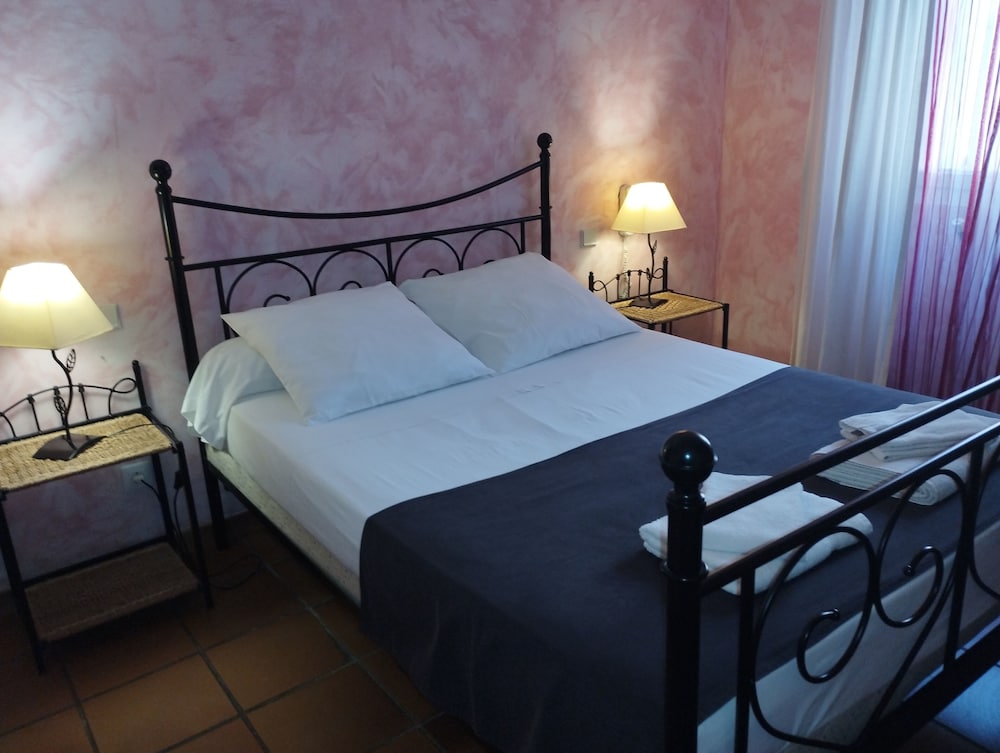 Standard Double Room, 1 Double Bed, Non Smoking - Photo 4