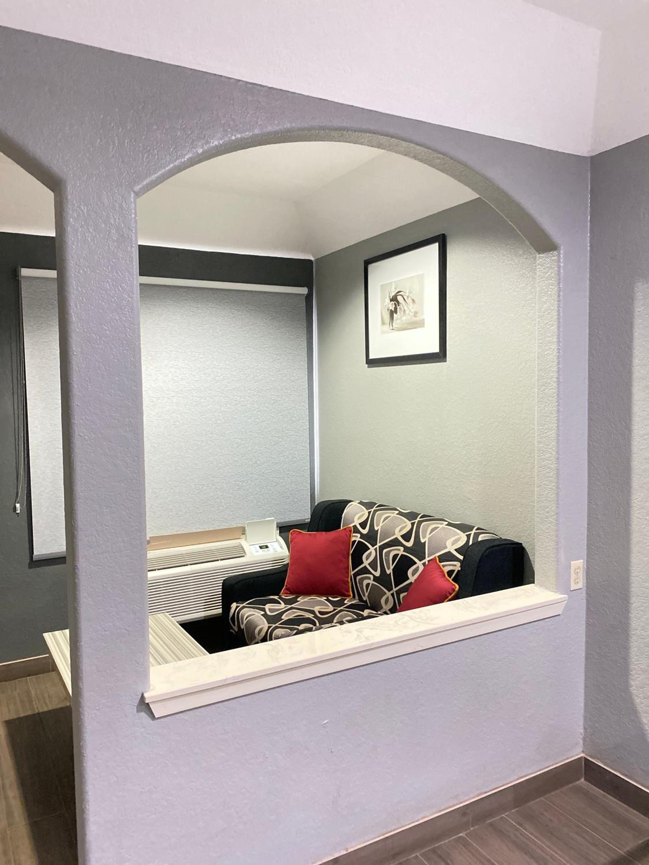 King Suite - Photo 16