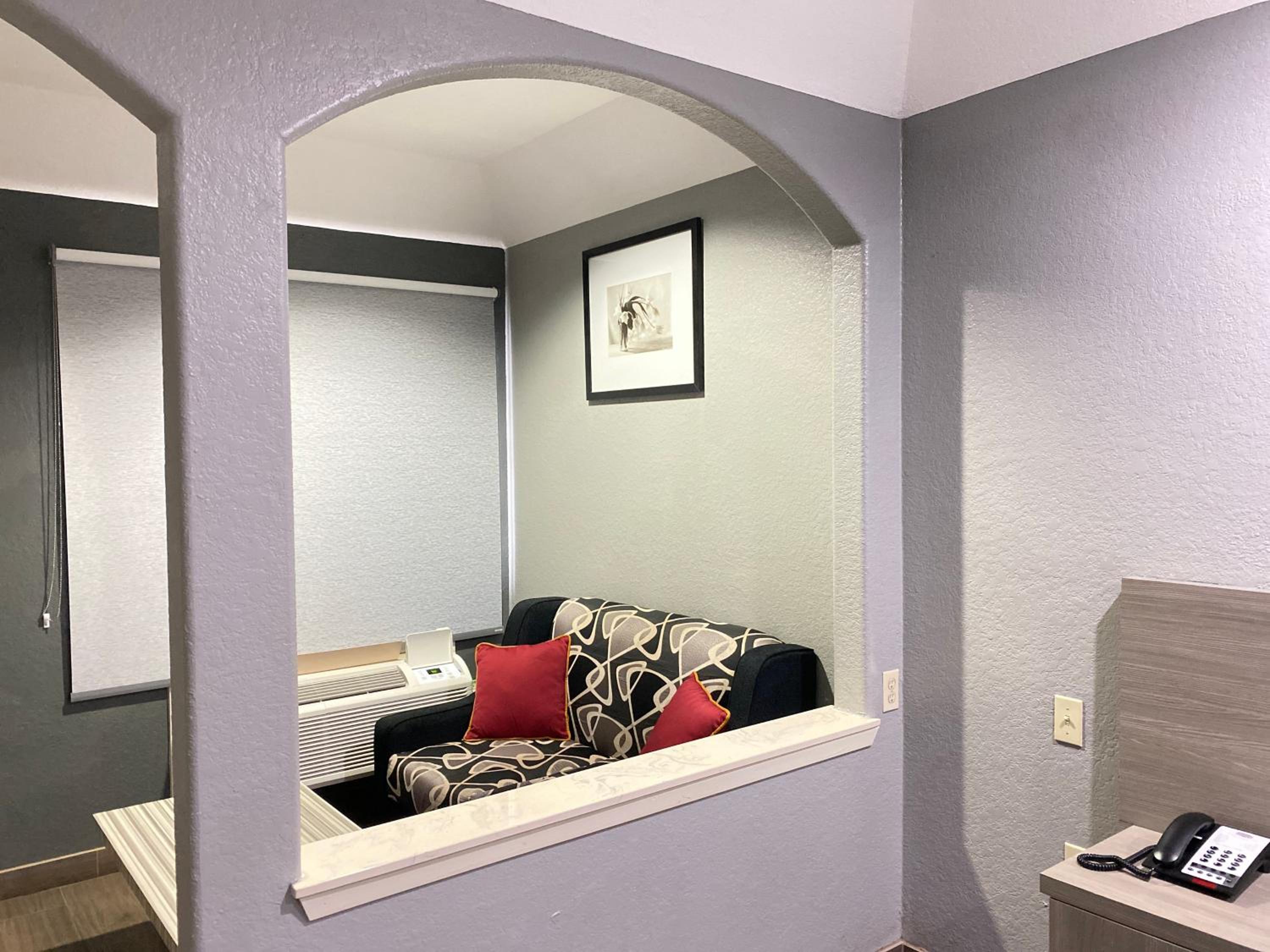 King Suite - Photo 18