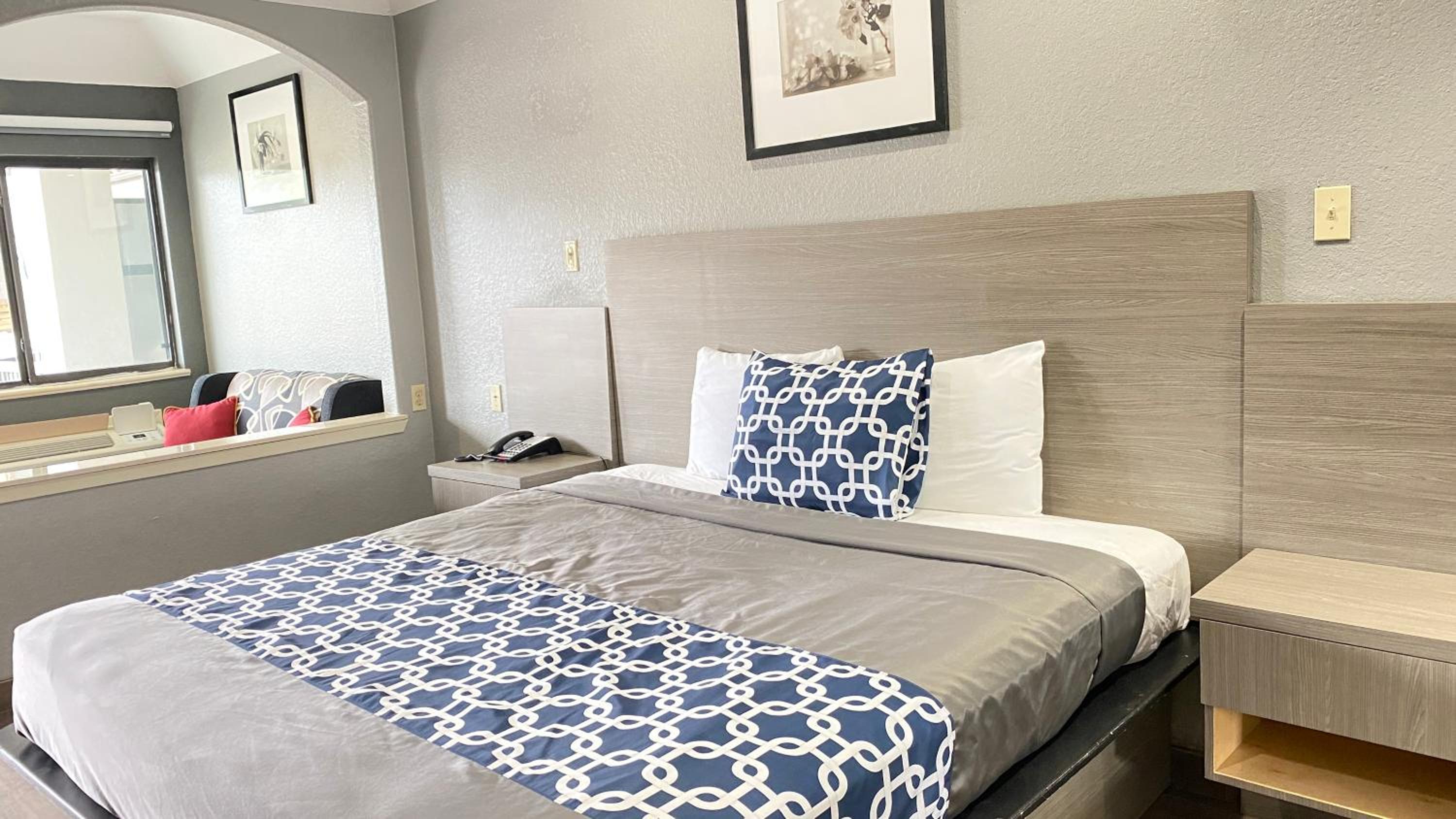King Suite - Photo 11