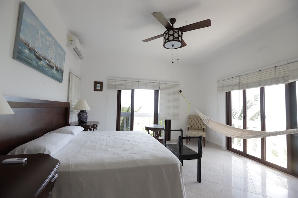 Panoramic House photo 2