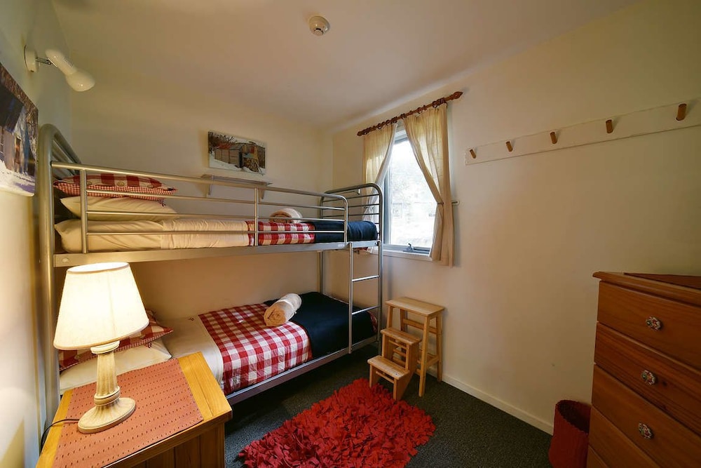 3 Bedroom and a Loft Ski Chalet with character photo 3