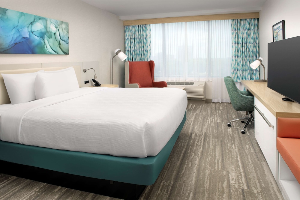 Room, 2 Queen Beds, Accessible (Roll-In Shower)
