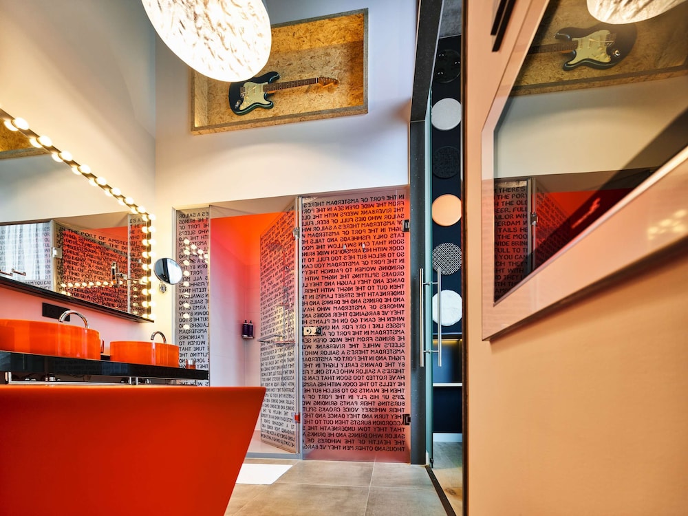 Suite (Offbeat) photo 3