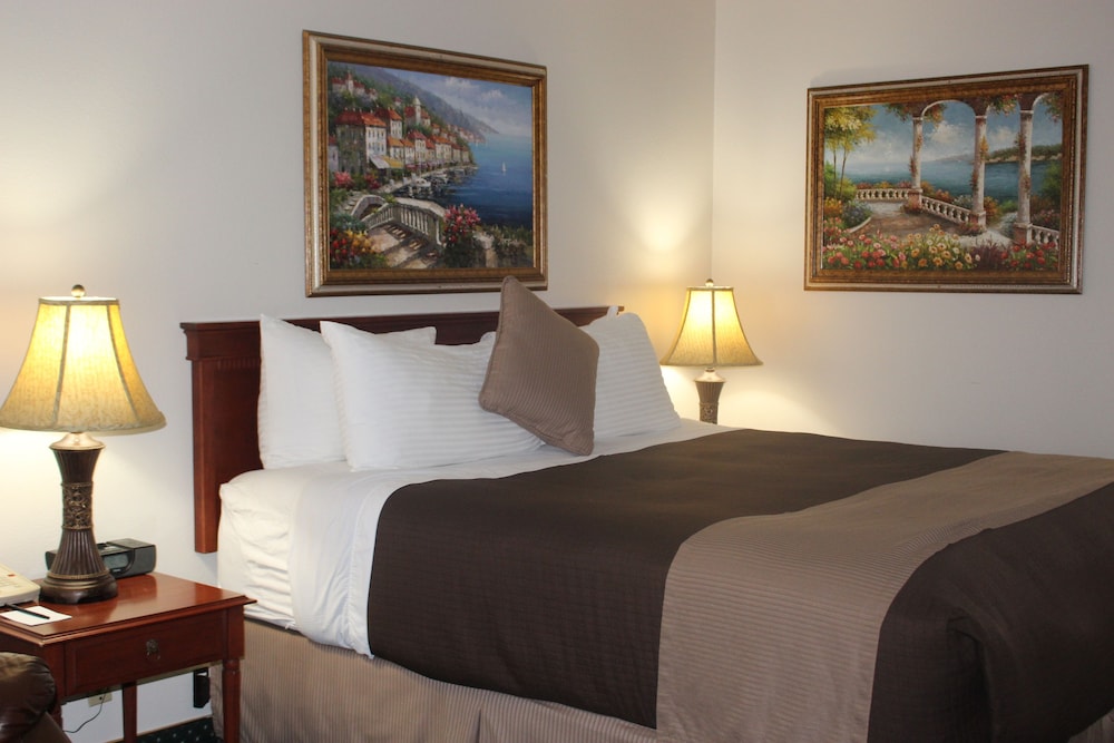 Standard Room, 1 Queen Bed, Accessible