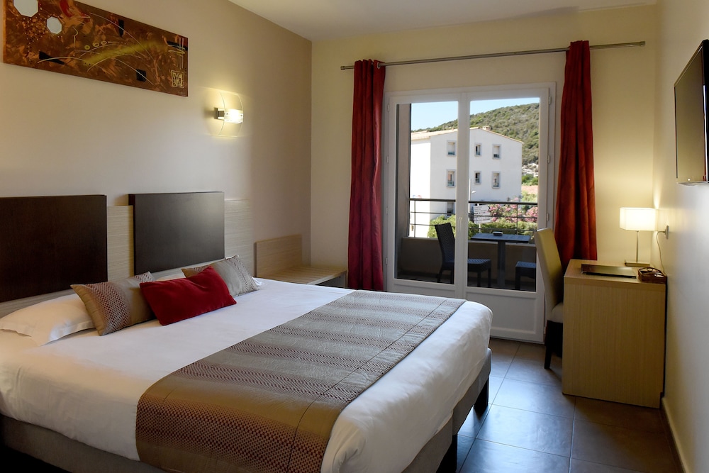 Standard Double Room - Photo 3