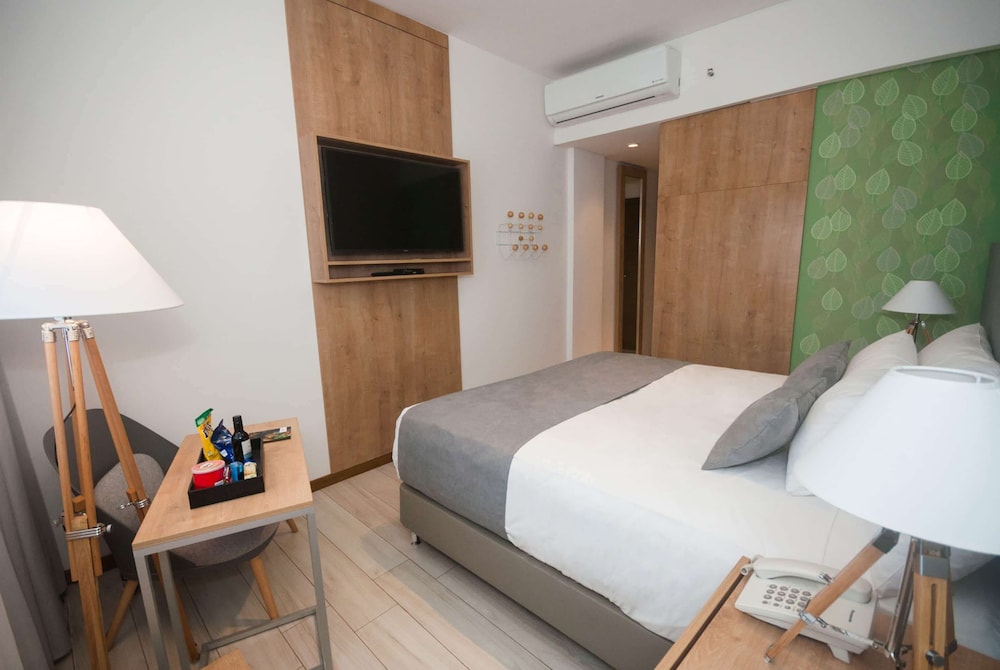 Room, 1 King Bed, Accessible, Non Smoking - Photo 1
