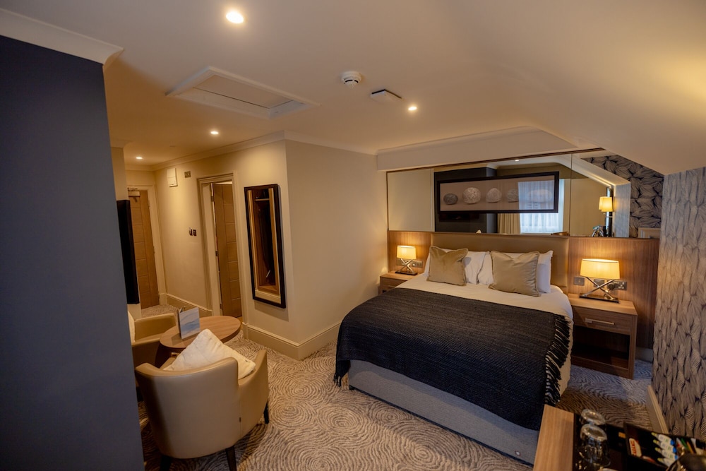 Deluxe Double Room (Front Facing) photo 2