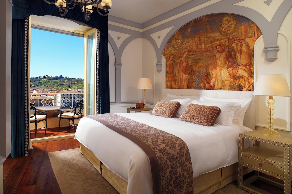 Deluxe Suite, 1 King Bed, River View