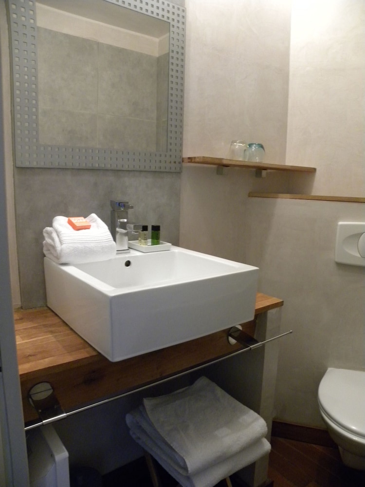 Double Room - Photo 31