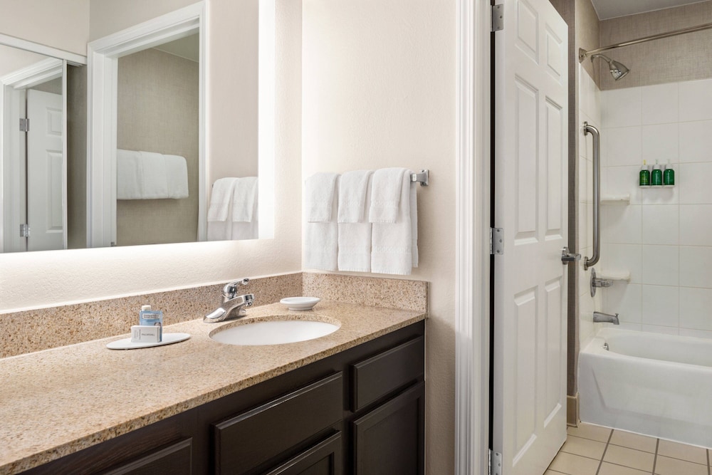 Suite, 2 Bedrooms, Fireplace - Photo 7