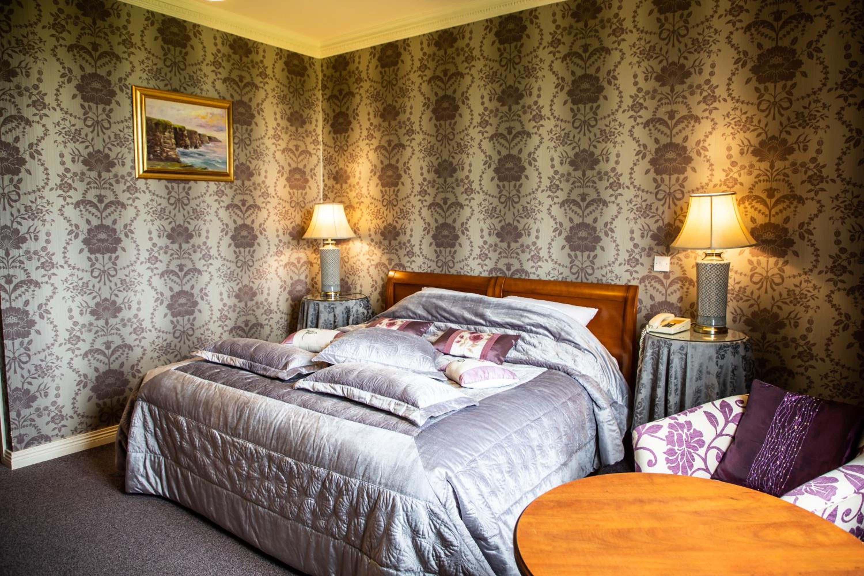 Triple Room (1 Double Bed + 1 Single Bed) - Photo 1