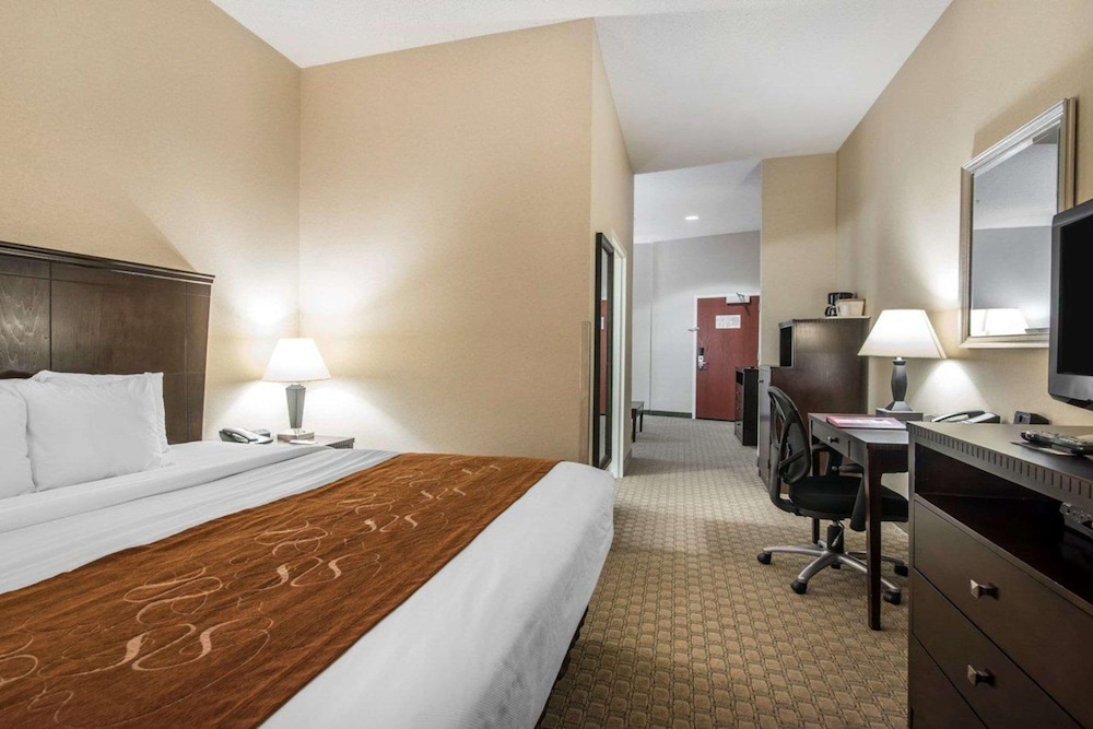 Suite, 1 King Bed With Sofa Bed, Accessible, Non Smoking (Snhk1) photo 2