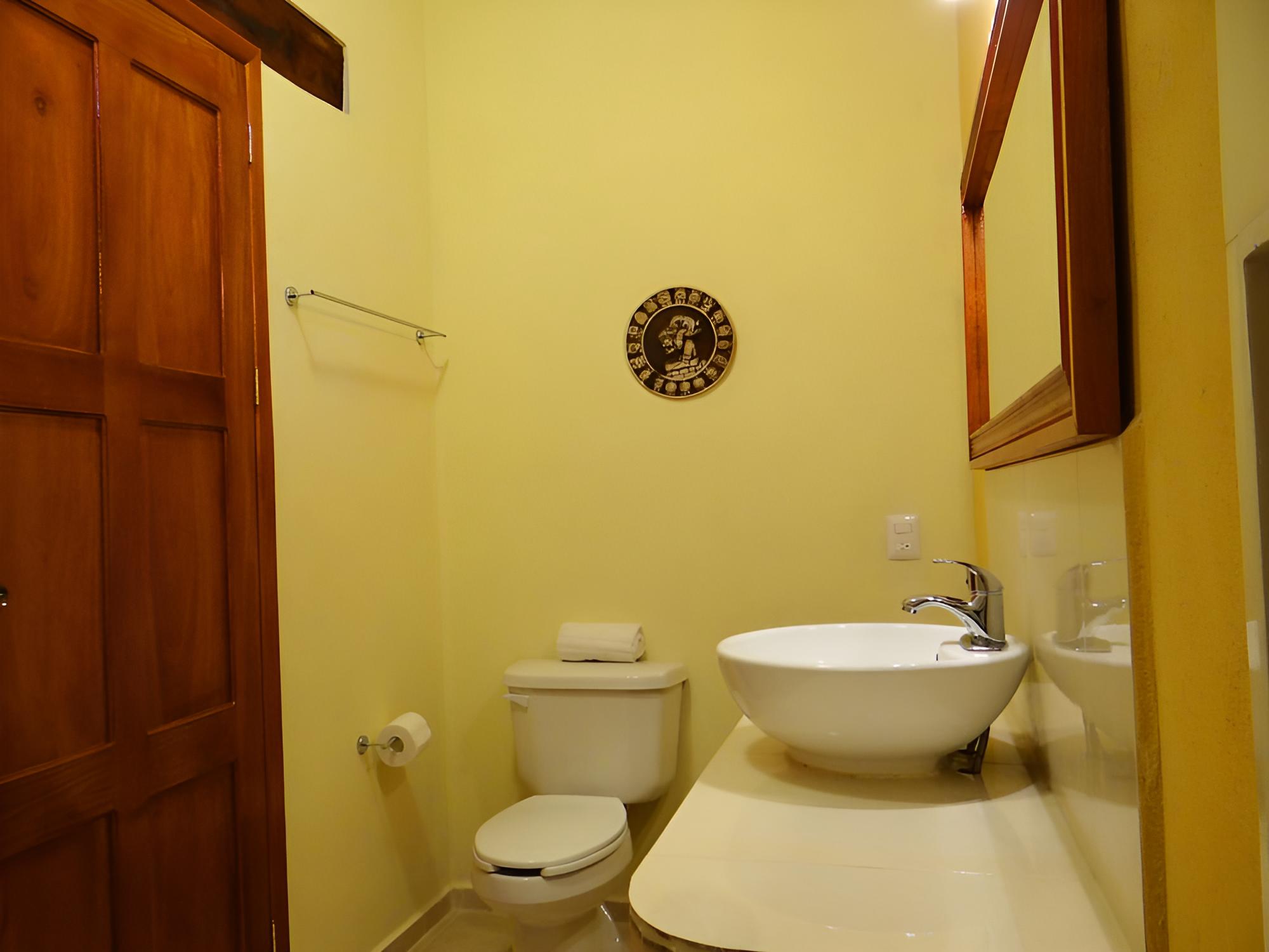 Standard Room, 2 Double Beds, Private Bathroom, Garden View photo 3