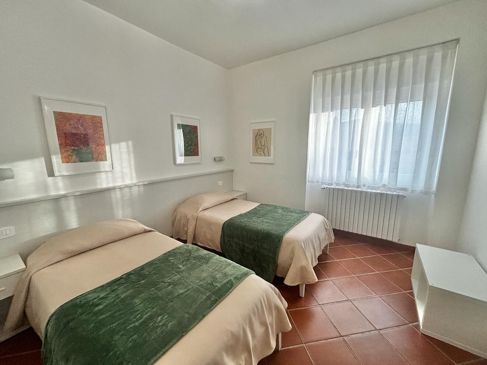 Comfort Room, 2 Twin Beds, Terrace photo 1