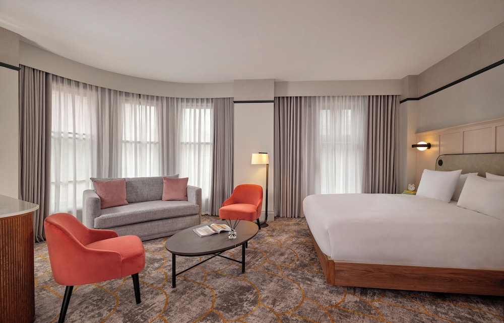 Grand Room with Sofabed - Photo 1