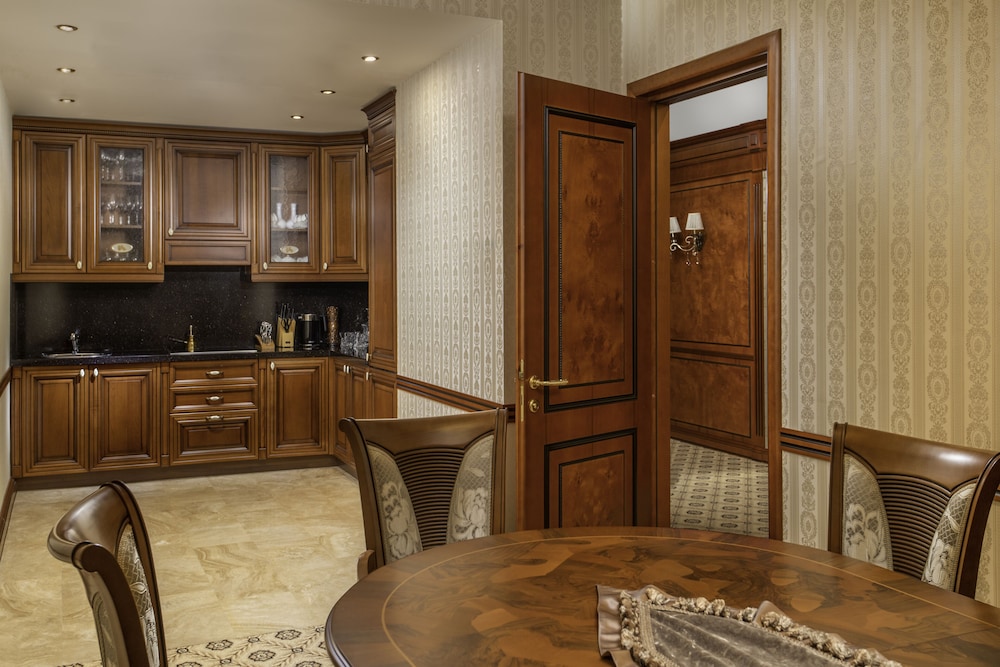 Presidential Studio Suite photo 2
