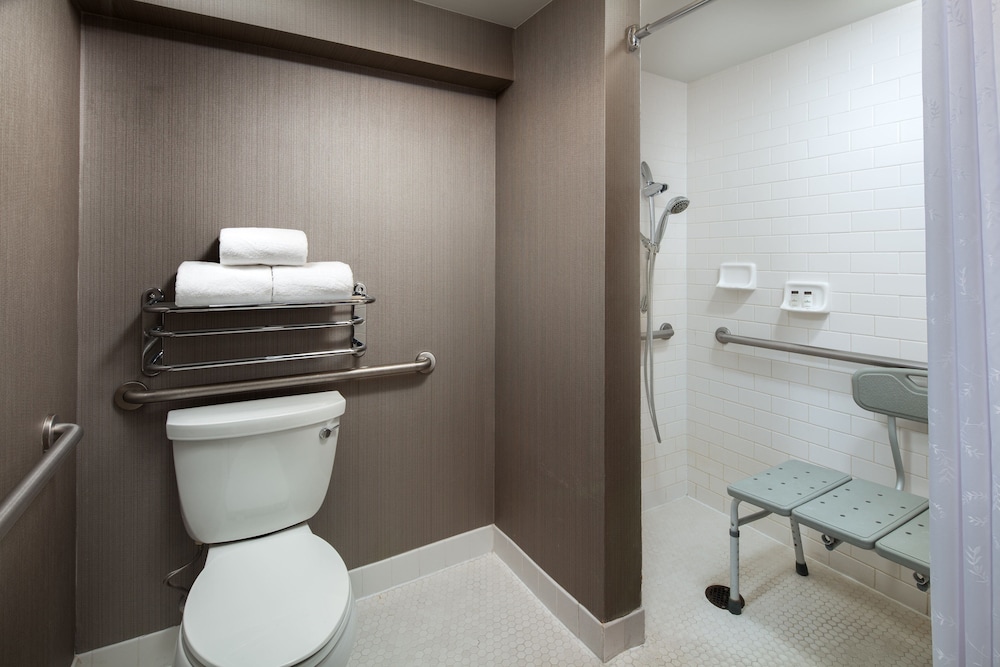 Suite, 1 Bedroom - Photo 4