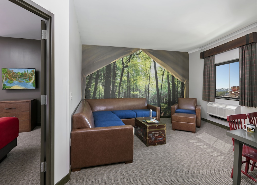 Suite (Grizzly Bear  - Water Park Included)