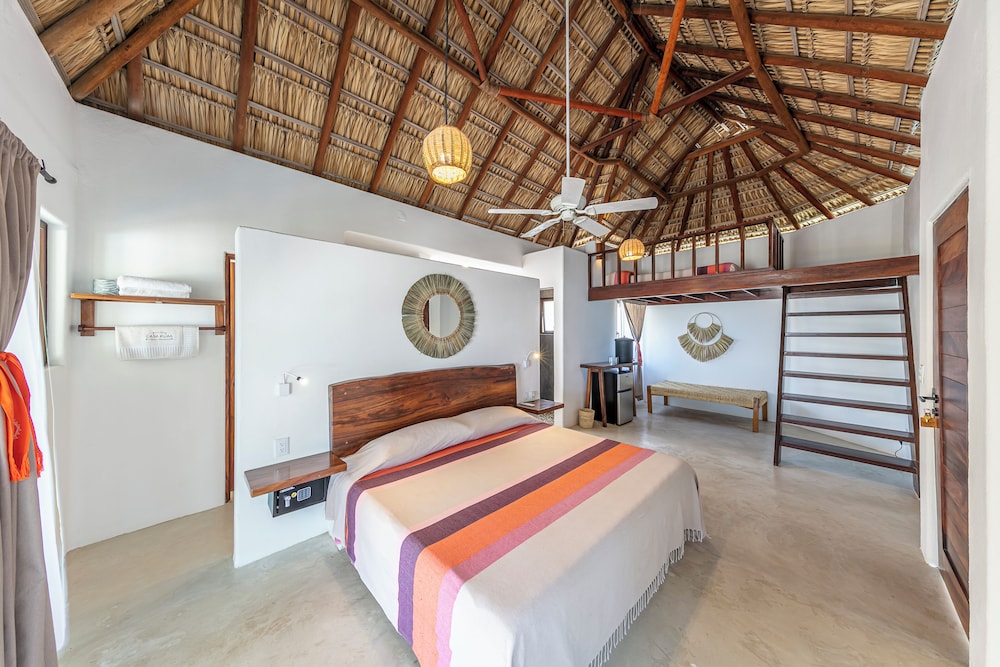 Family Room, Multiple Beds, Beach View