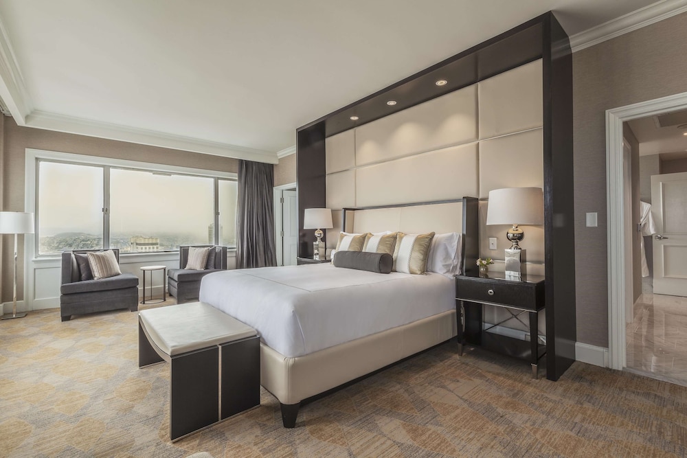 Fairmont Legacy Suite, 1 King Bed - Photo 2