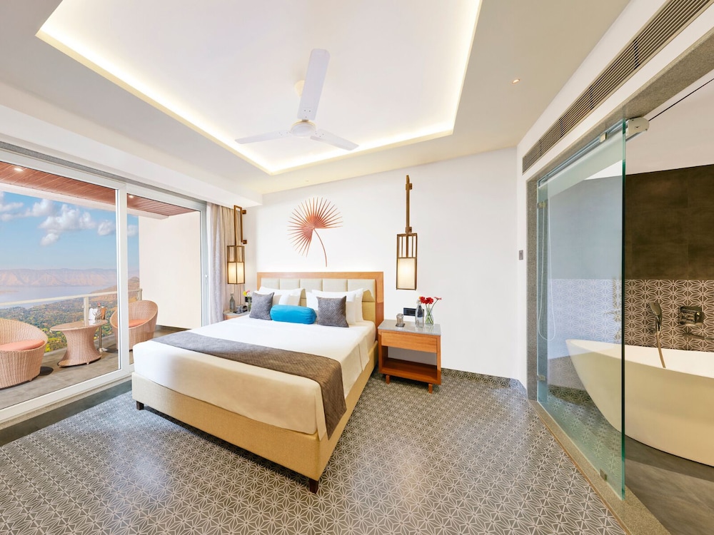 Lillian Suite photo 2