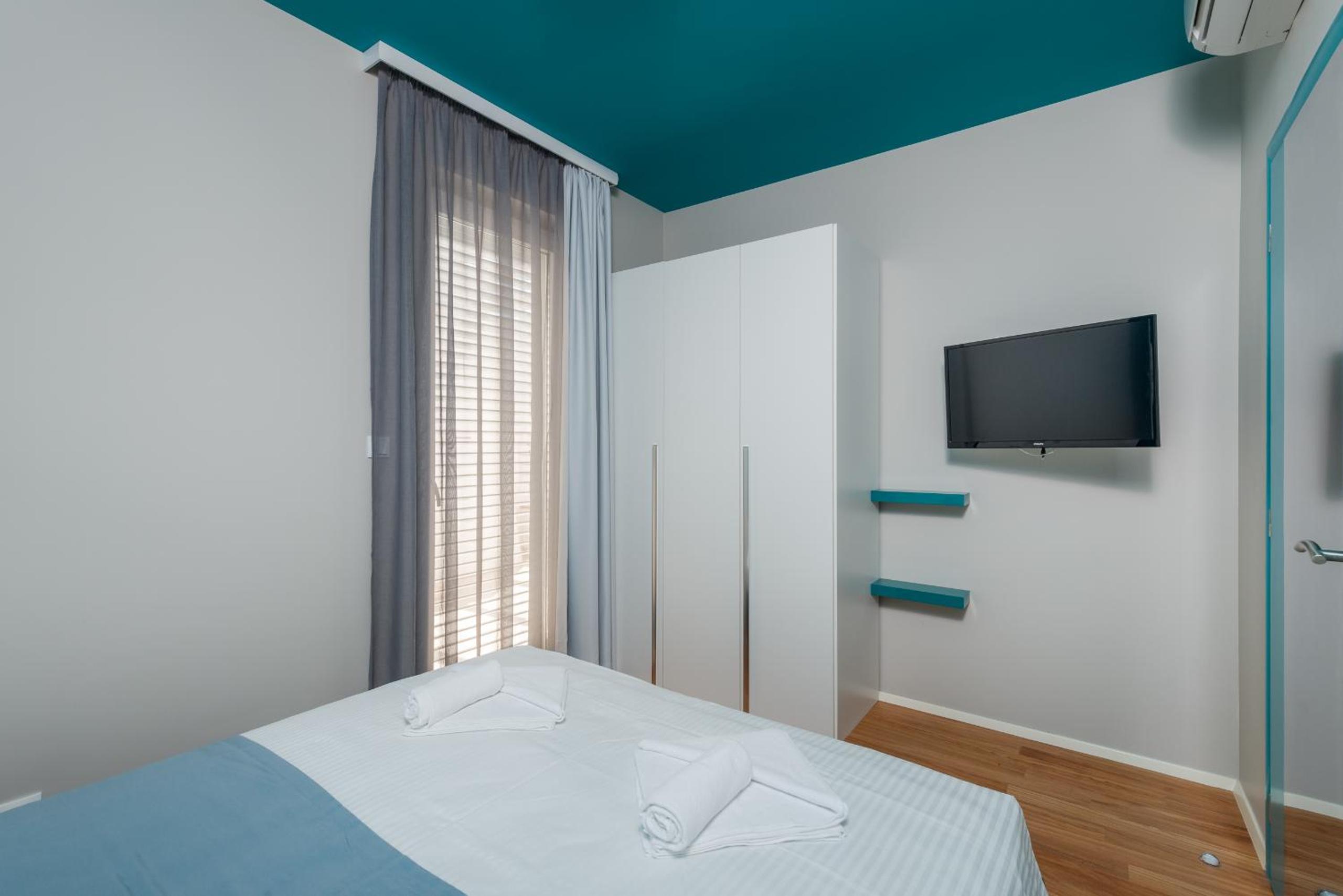 Two-Bedroom Apartment with Terrace, Sea view and Hot Tub