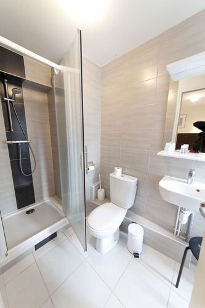 Basic Room, 1 Double Bed - Photo 3