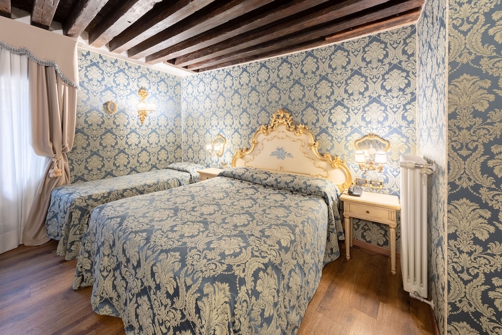 Deluxe Triple Room photo 3